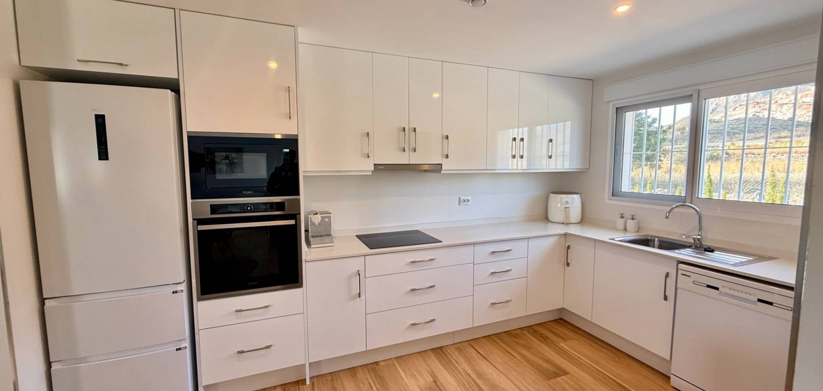 Resale - Villa - Macisvenda