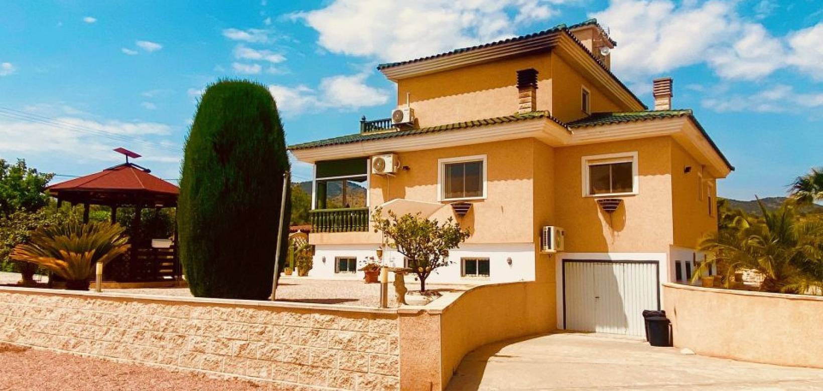 Resale - Villa - Macisvenda