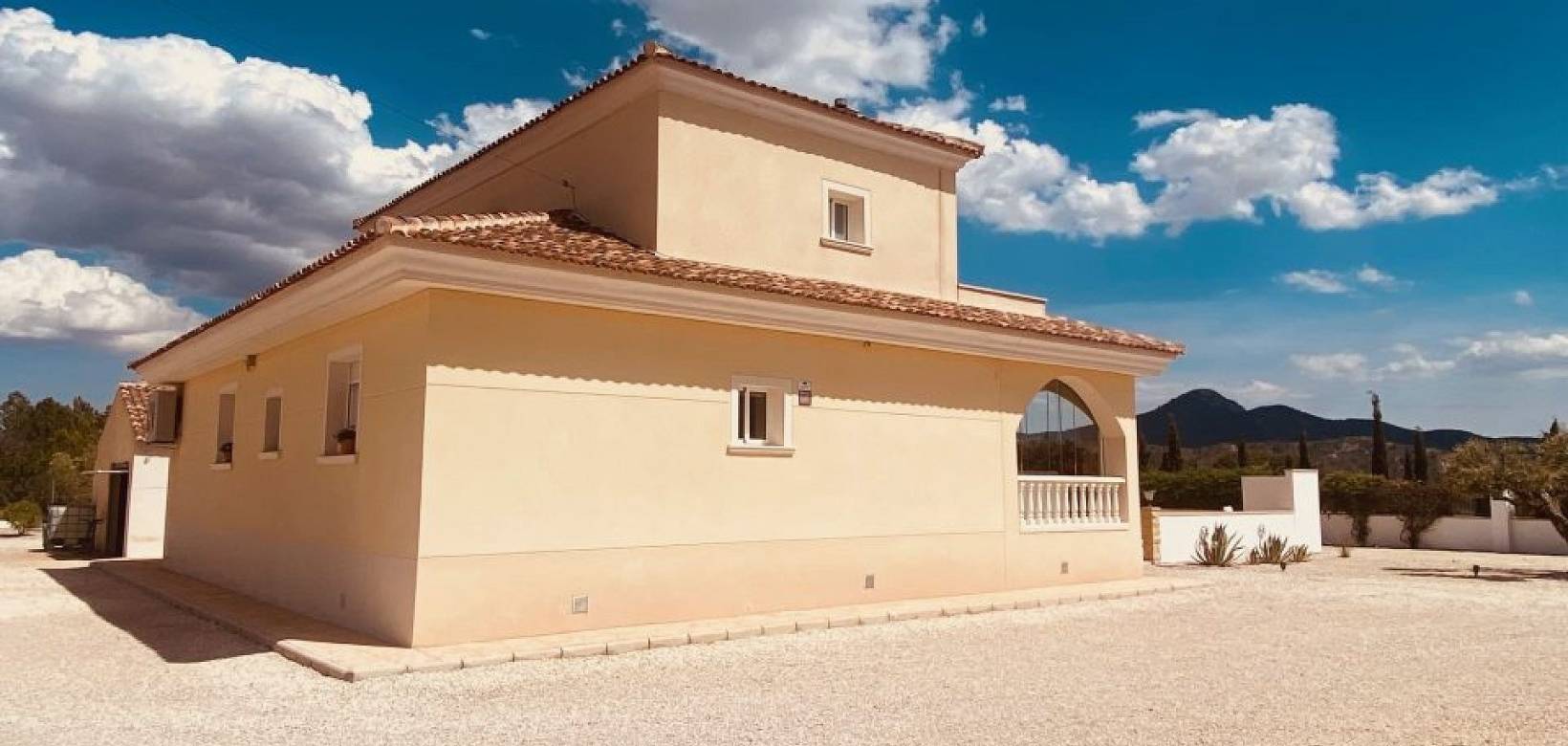 Resale - Villa - Macisvenda