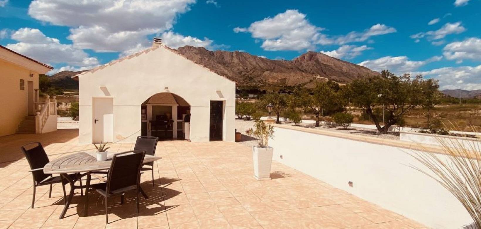 Resale - Villa - Macisvenda