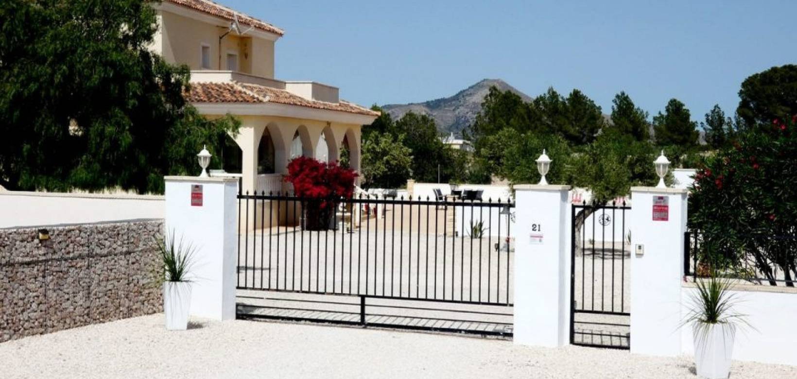 Resale - Villa - Macisvenda