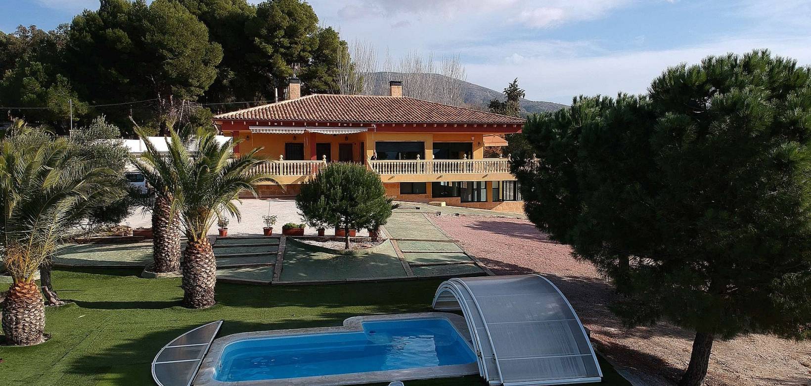 Resale - Villa - Petrer