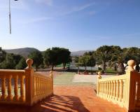 Resale - Villa - Petrer