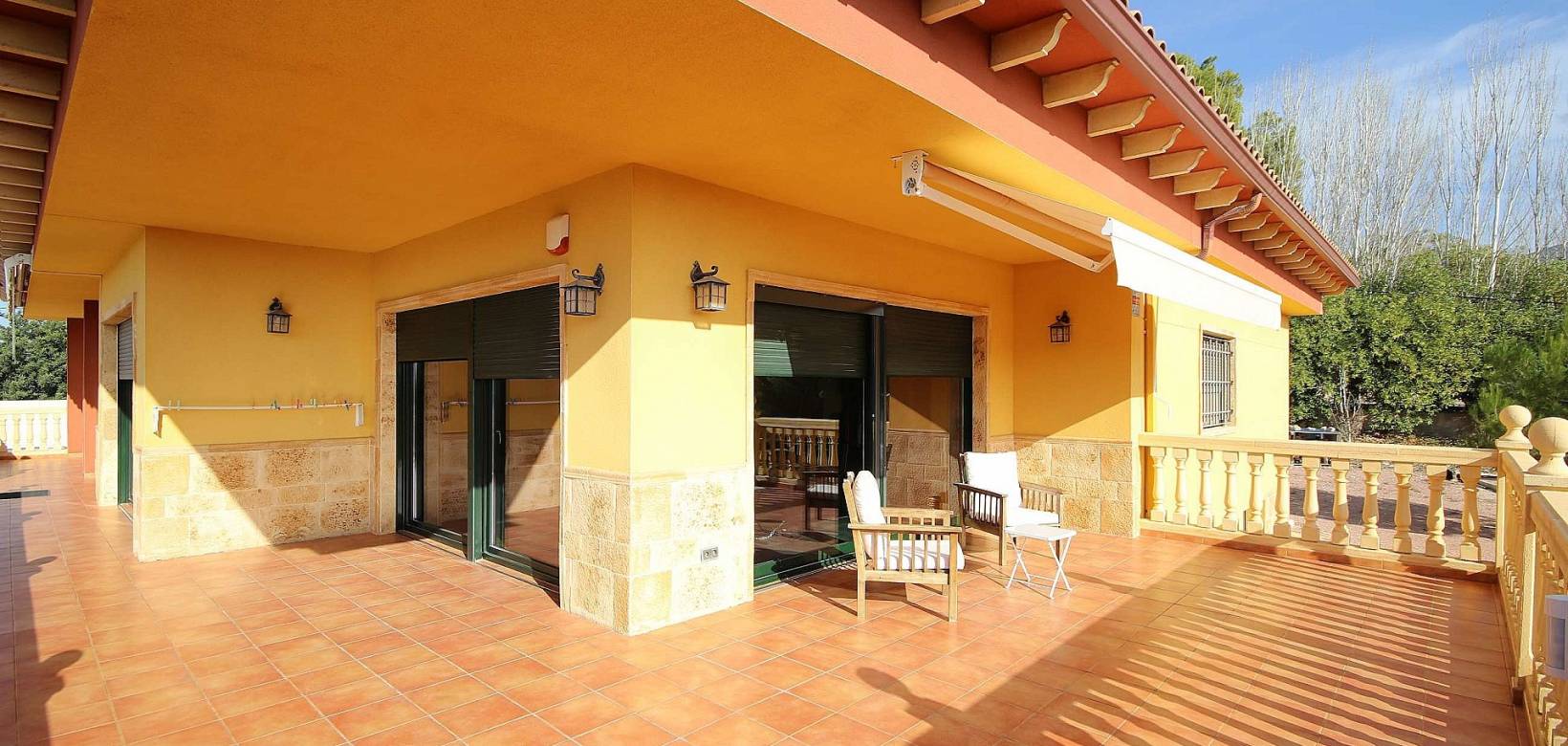 Resale - Villa - Petrer