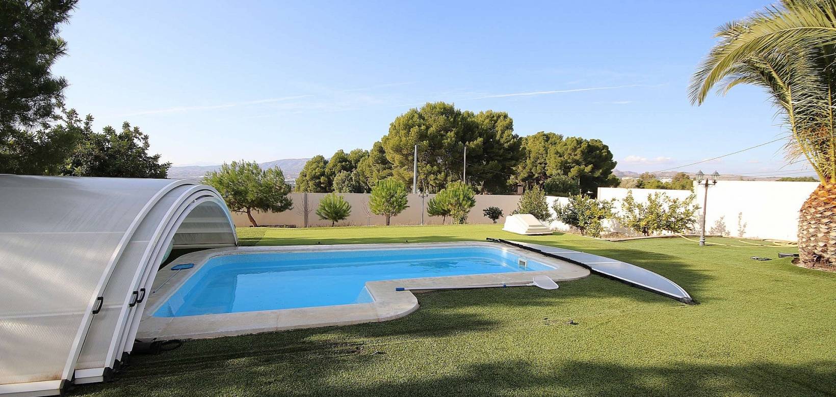 Resale - Villa - Petrer