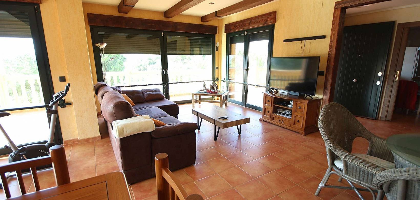 Resale - Villa - Petrer