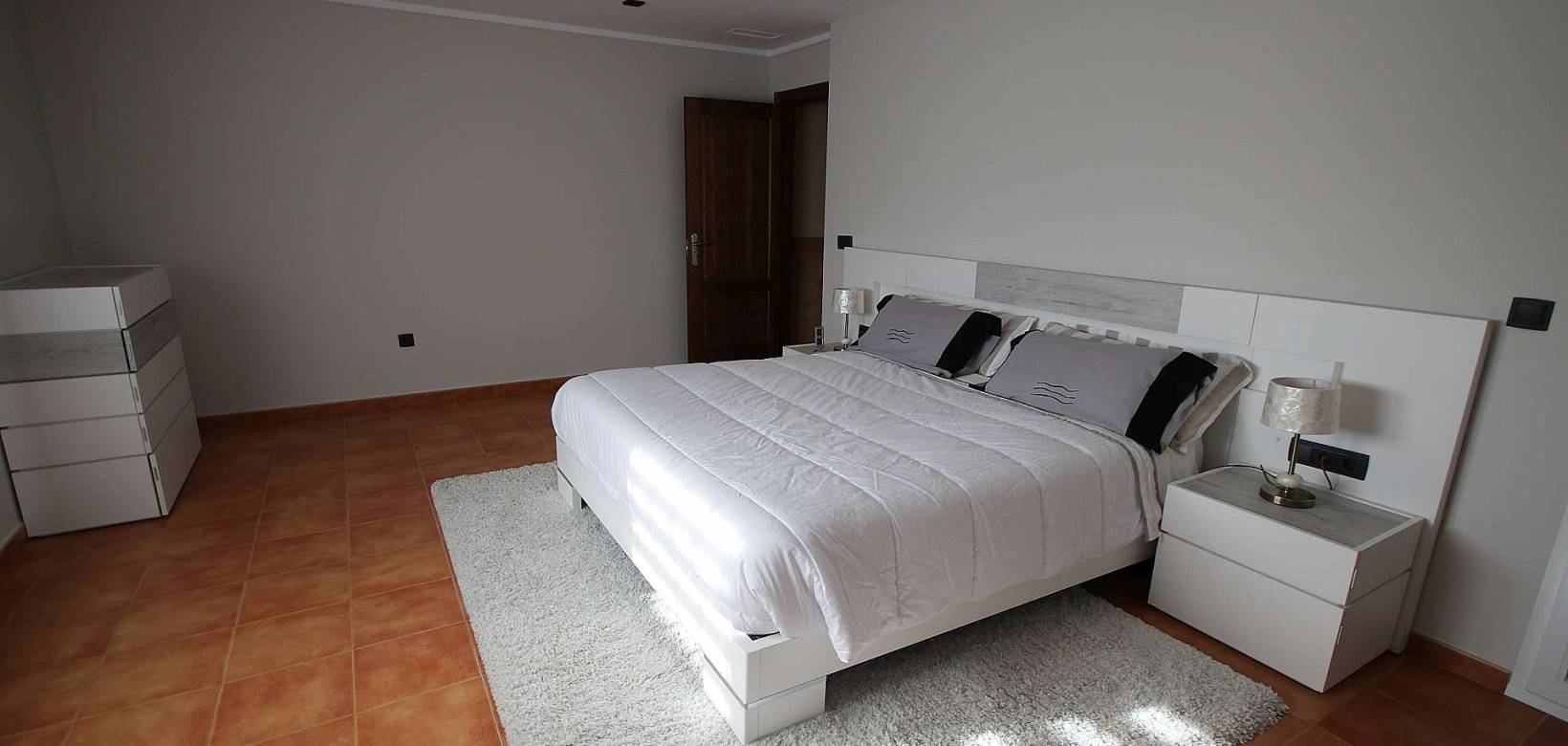 Resale - Villa - Petrer