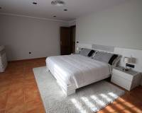 Resale - Villa - Petrer