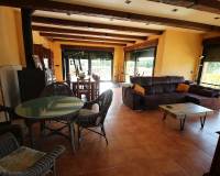 Resale - Villa - Petrer