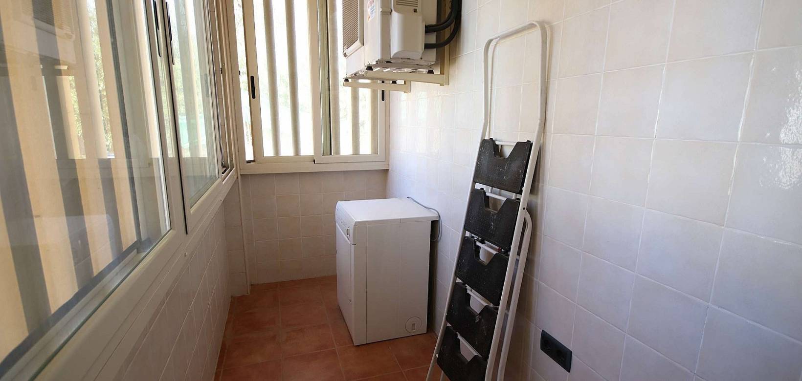 Resale - Villa - Petrer