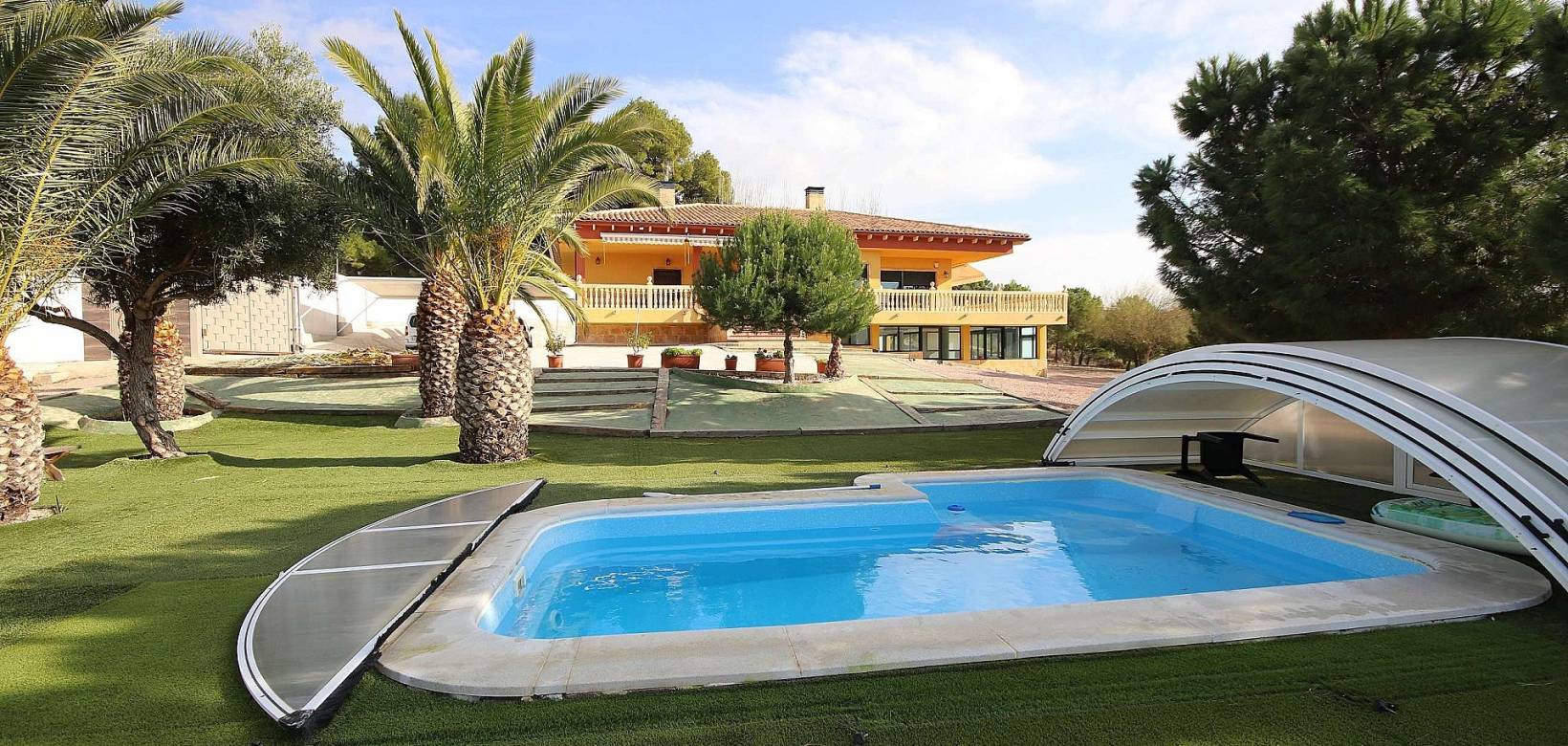 Resale - Villa - Petrer