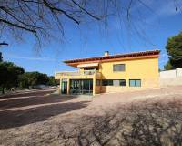 Resale - Villa - Petrer