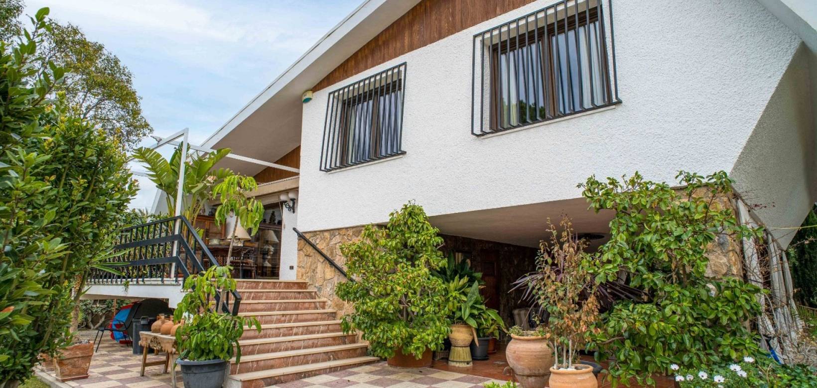 Resale - Villa - Petrer