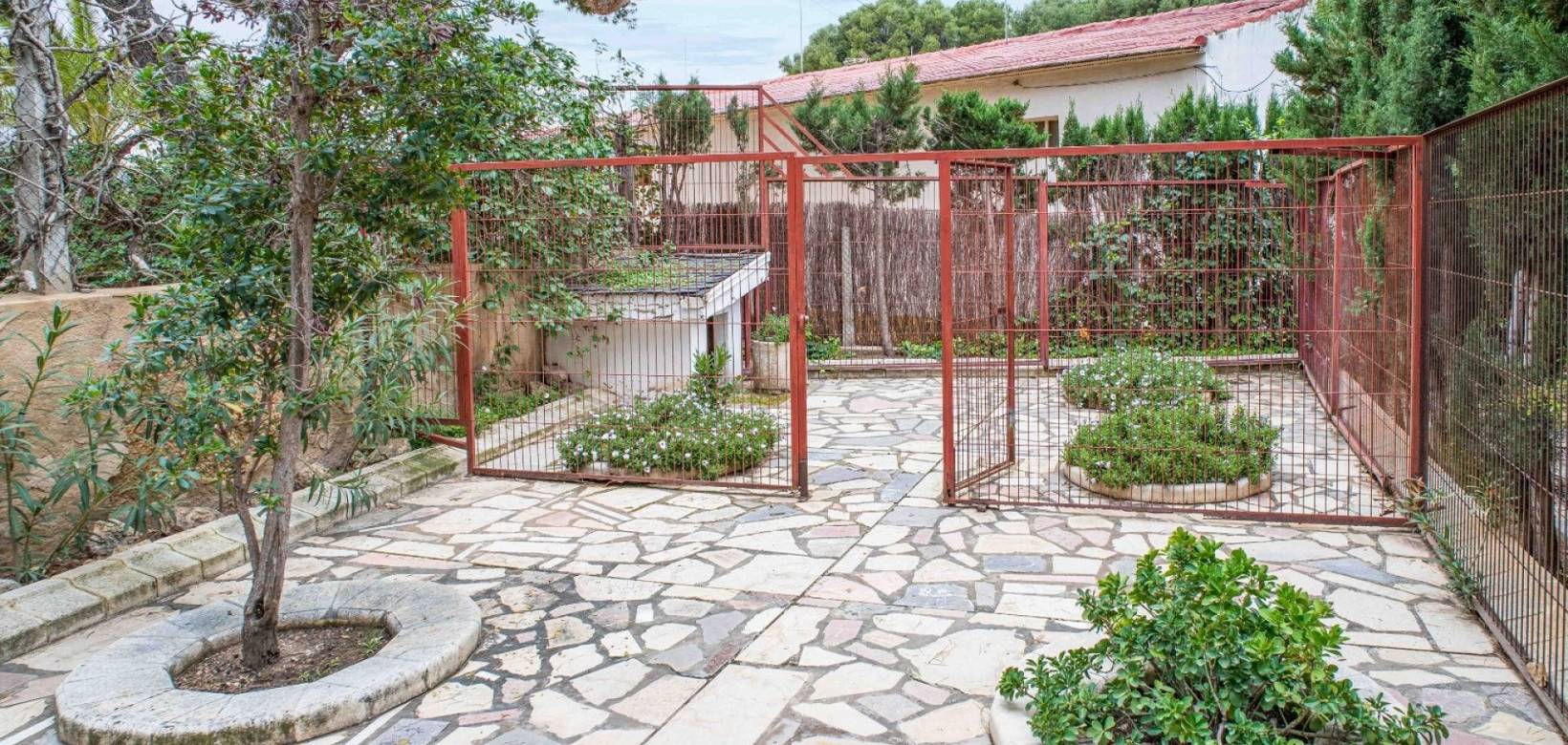 Resale - Villa - Petrer