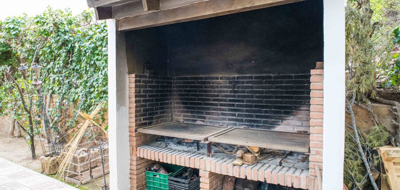 Resale - Villa - Petrer