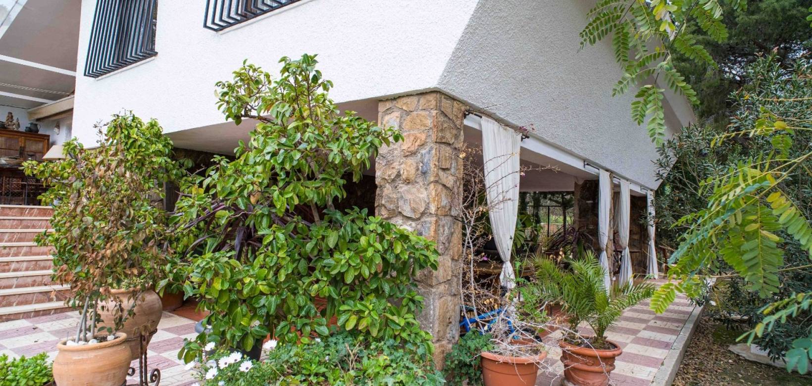 Resale - Villa - Petrer