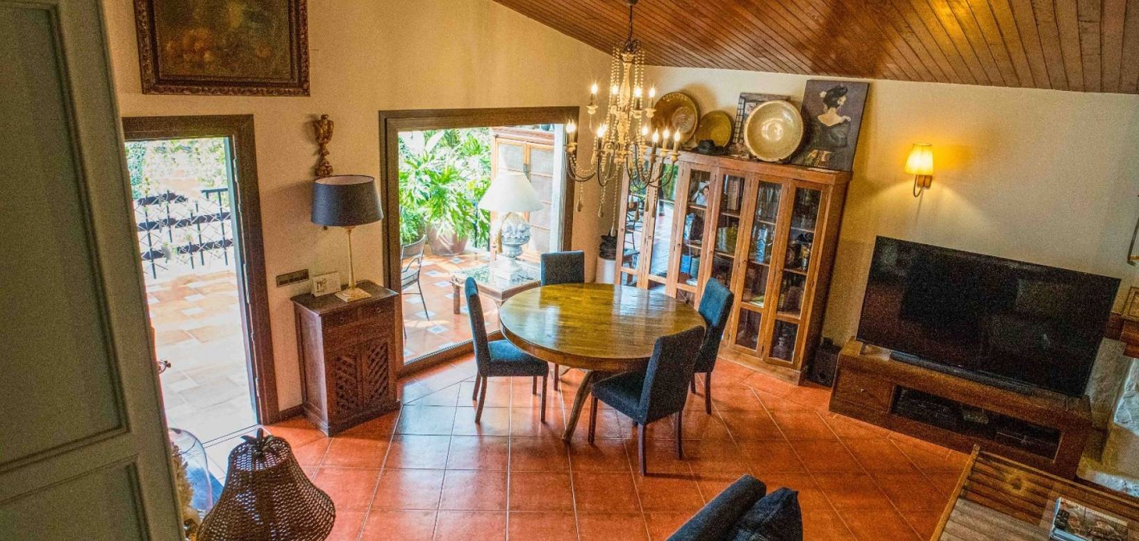 Resale - Villa - Petrer