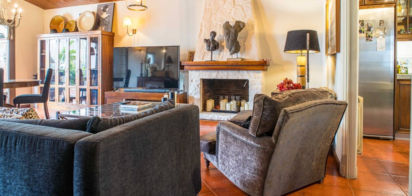 Resale - Villa - Petrer