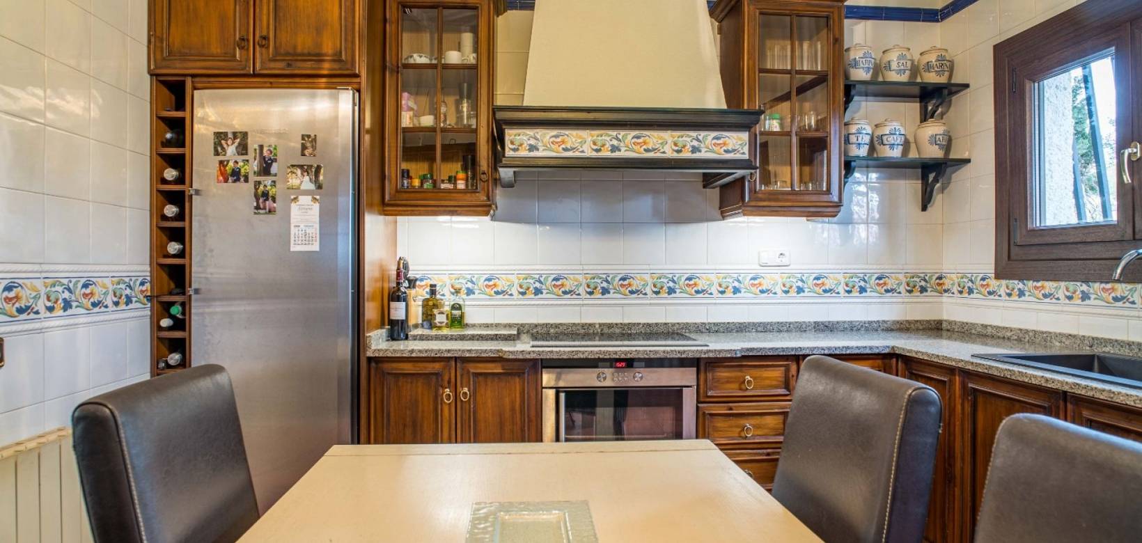 Resale - Villa - Petrer