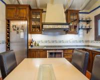 Resale - Villa - Petrer