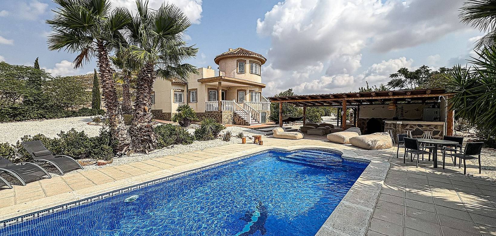 Resale - Villa - Pinoso