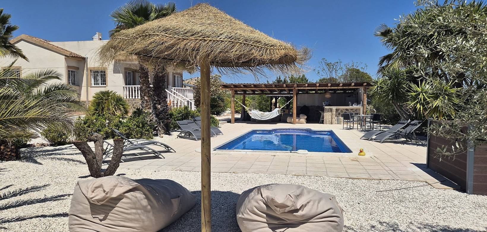 Resale - Villa - Pinoso