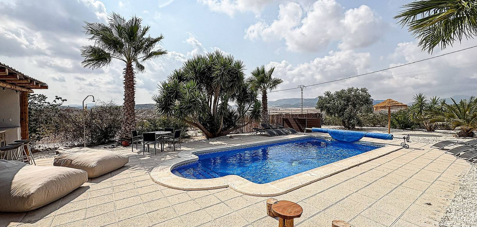 Resale - Villa - Pinoso