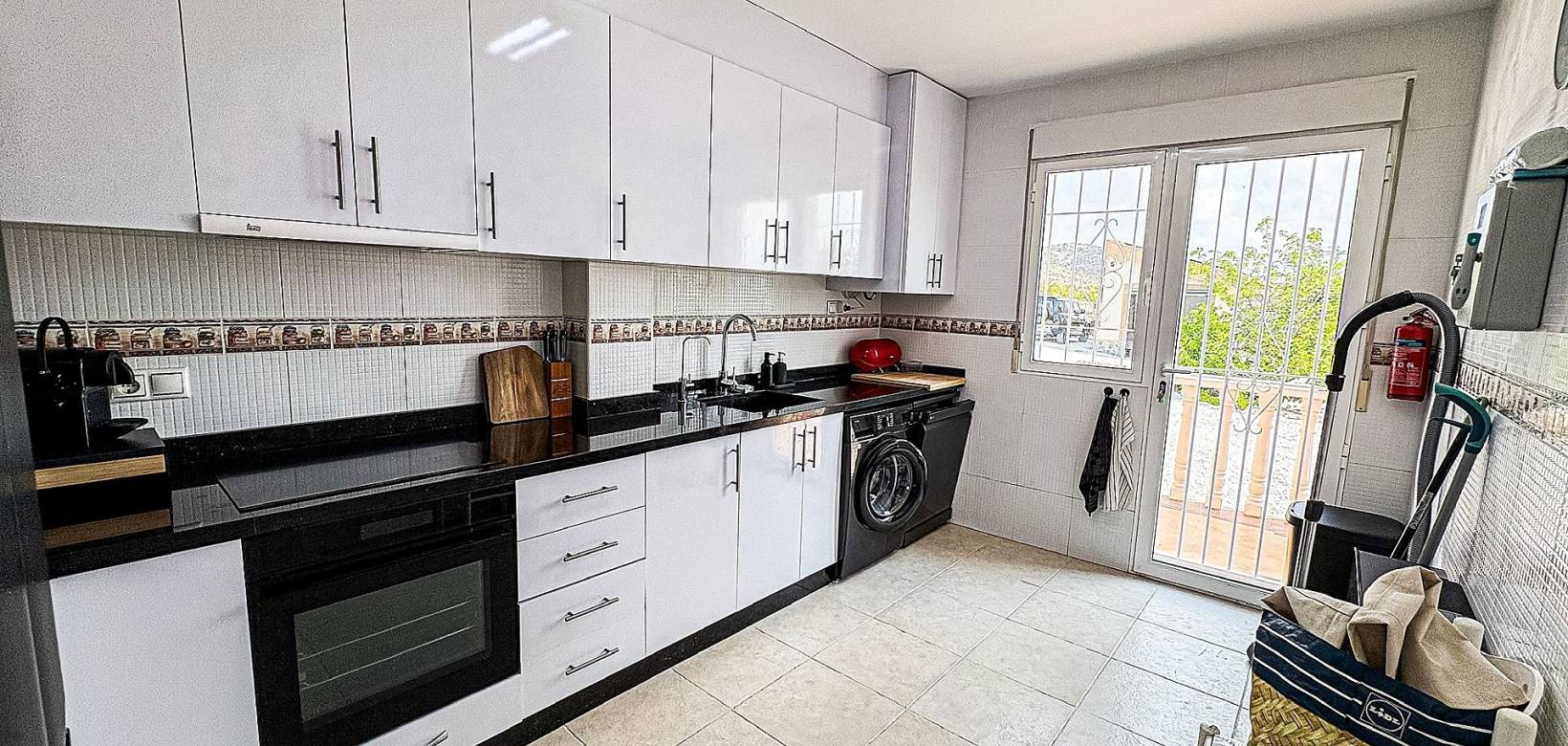 Resale - Villa - Pinoso