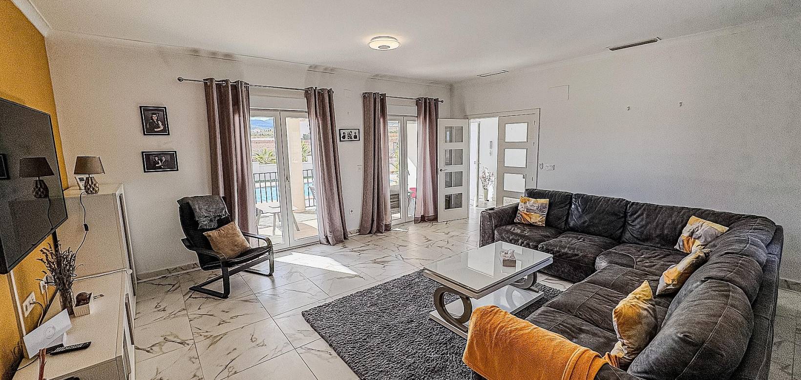 Resale - Villa - Pinoso