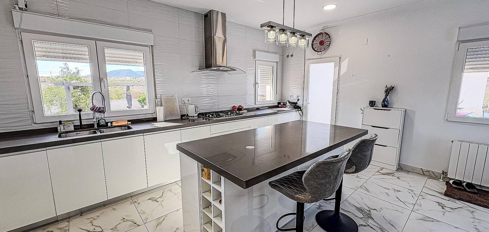 Resale - Villa - Pinoso