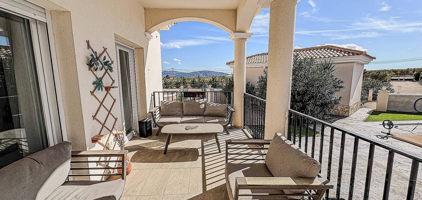 Resale - Villa - Pinoso