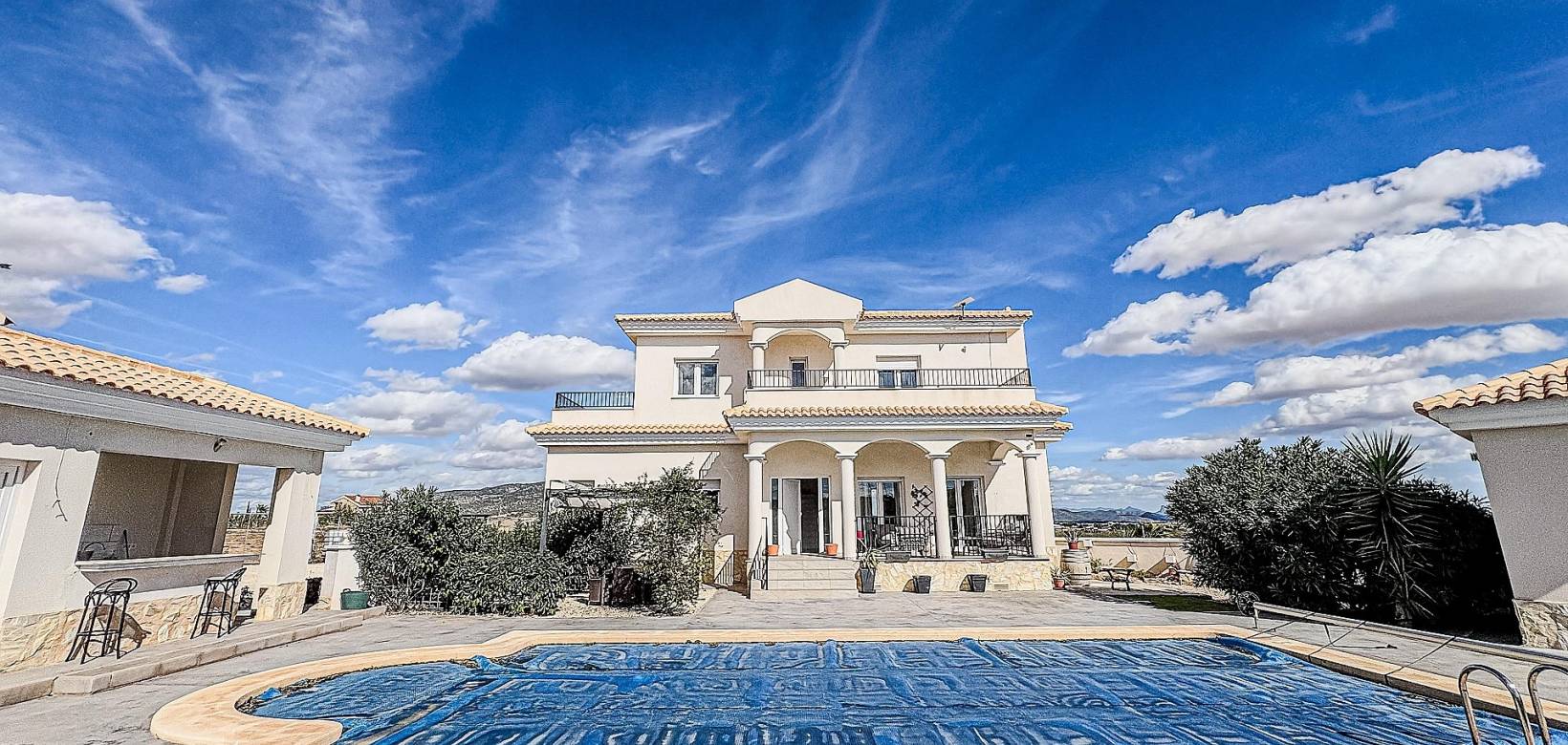 Resale - Villa - Pinoso