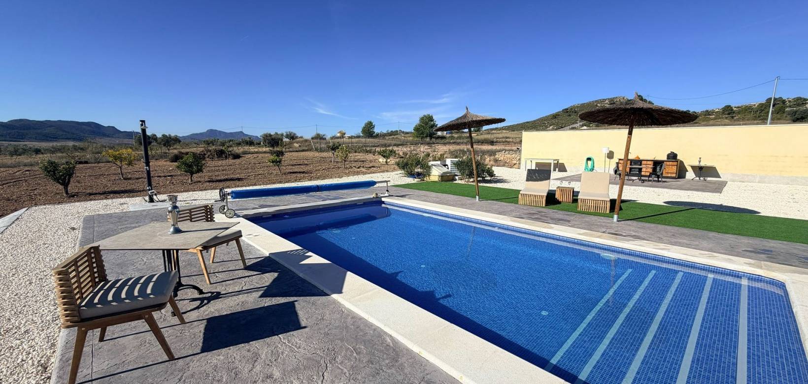 Resale - Villa - Pinoso