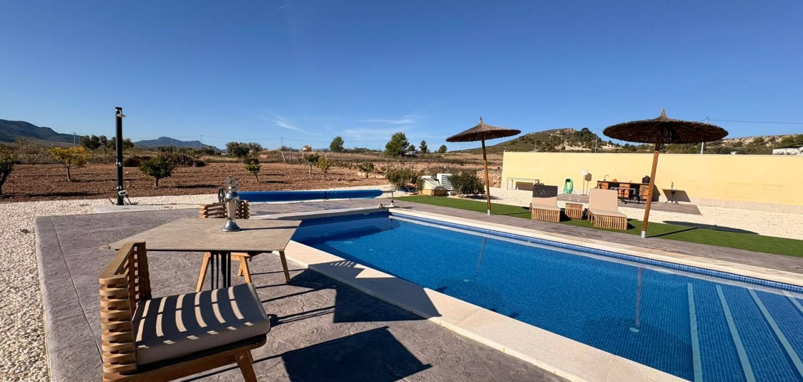 Resale - Villa - Pinoso