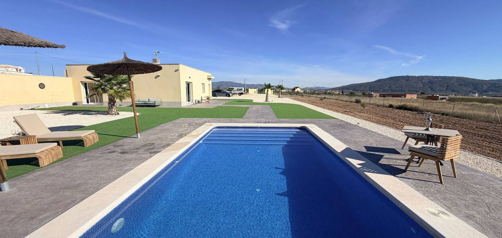 Resale - Villa - Pinoso
