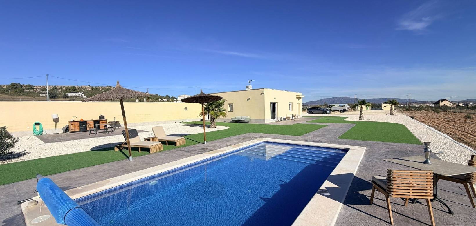 Resale - Villa - Pinoso