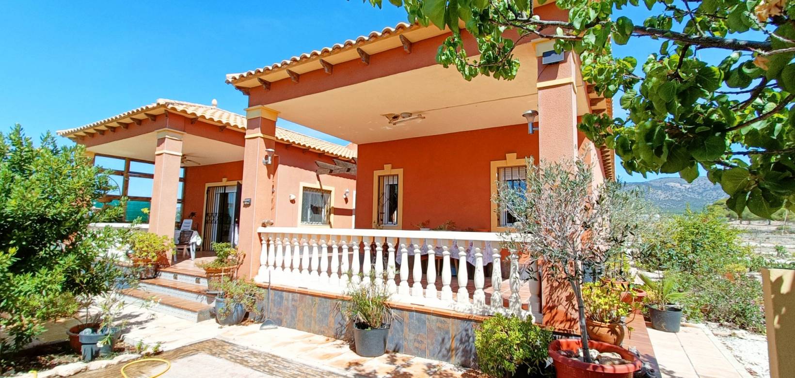 Resale - Villa - Pinoso