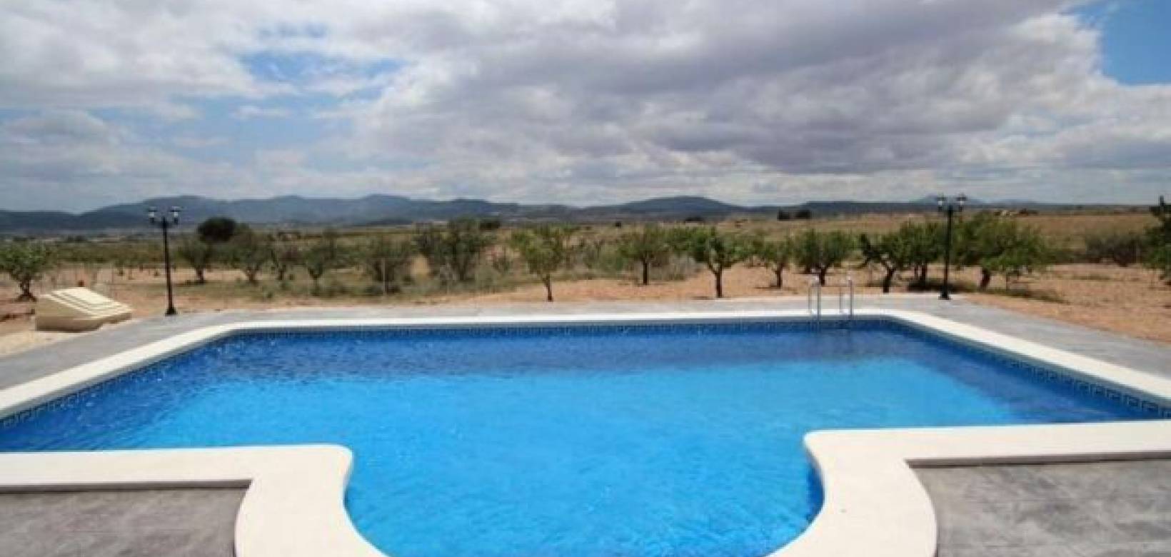 Resale - Villa - Pinoso