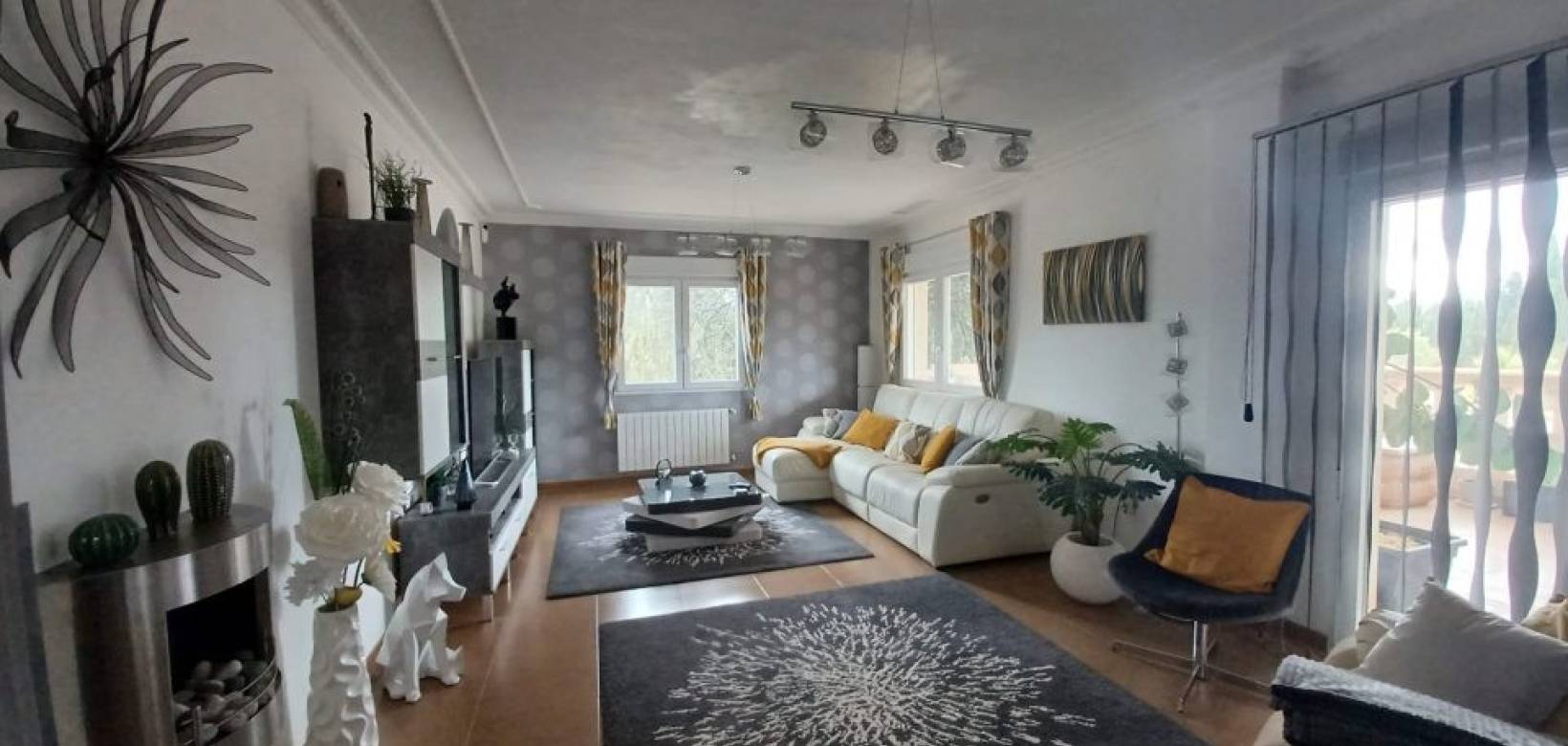 Resale - Villa - Pinoso