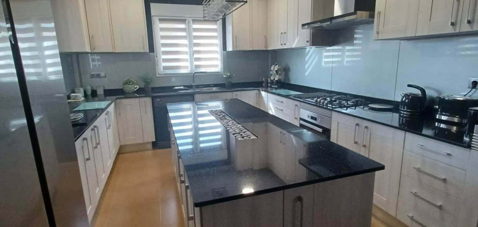 Resale - Villa - Pinoso