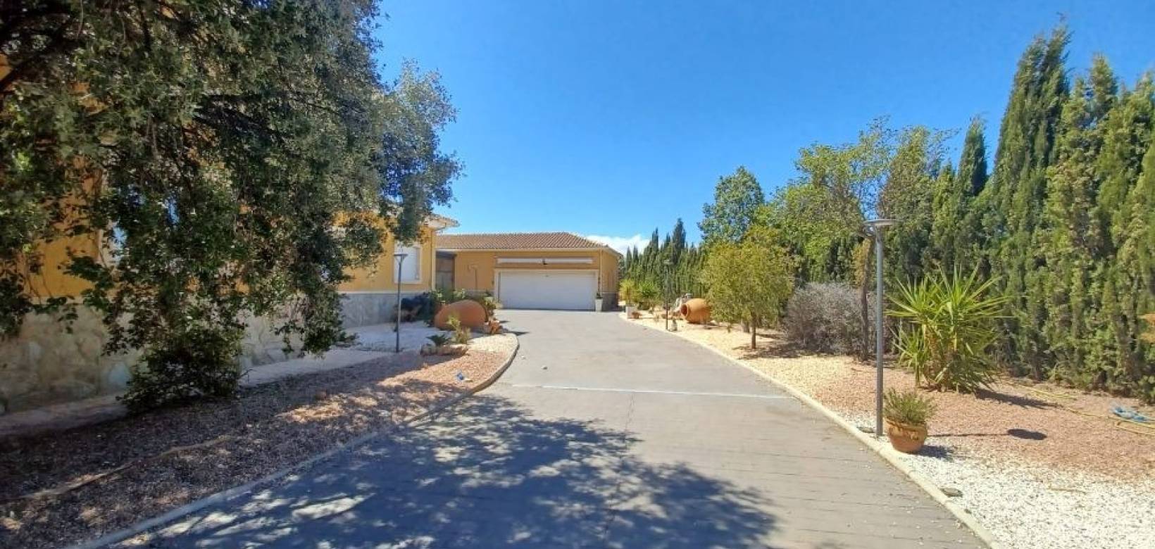 Resale - Villa - Pinoso