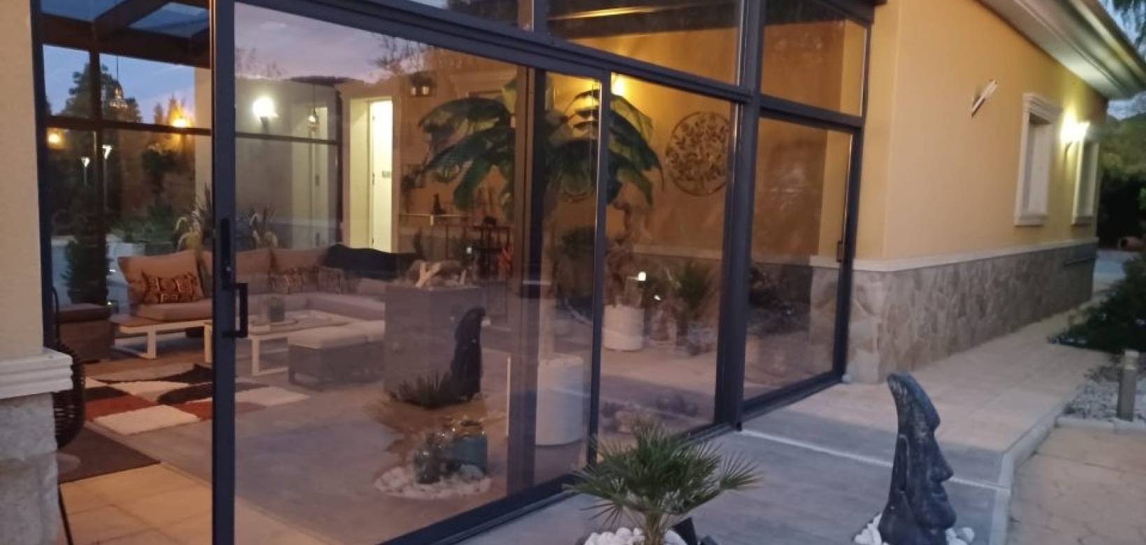 Resale - Villa - Pinoso