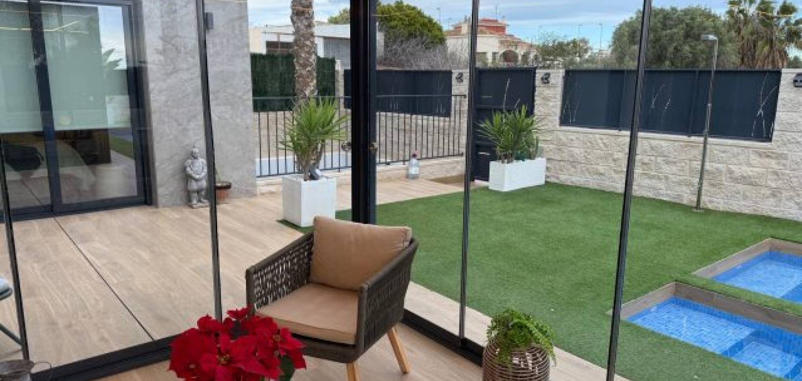 Resale - Villa - Rojales