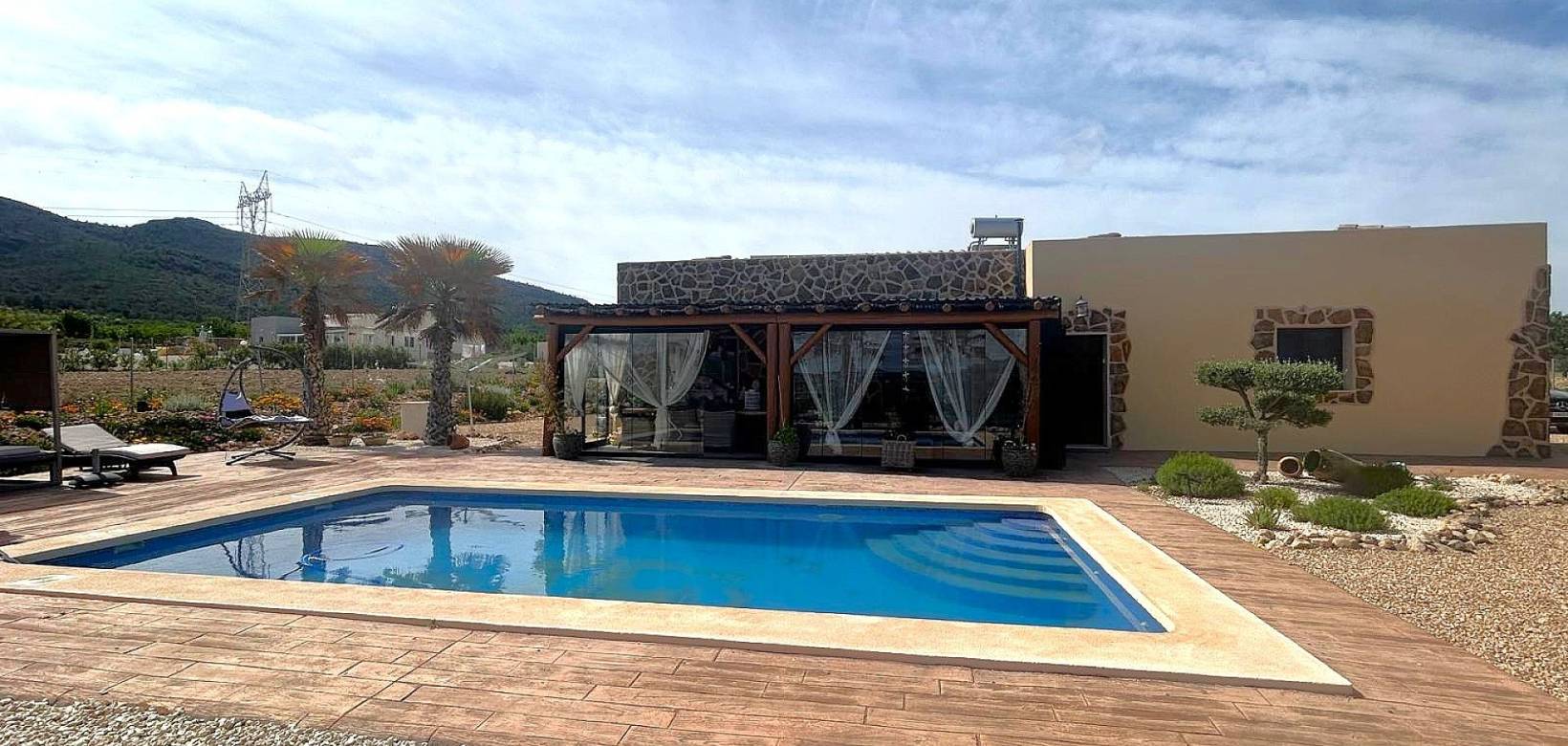 Resale - Villa - Salinas