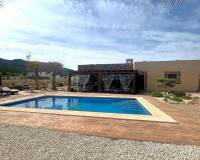 Resale - Villa - Salinas