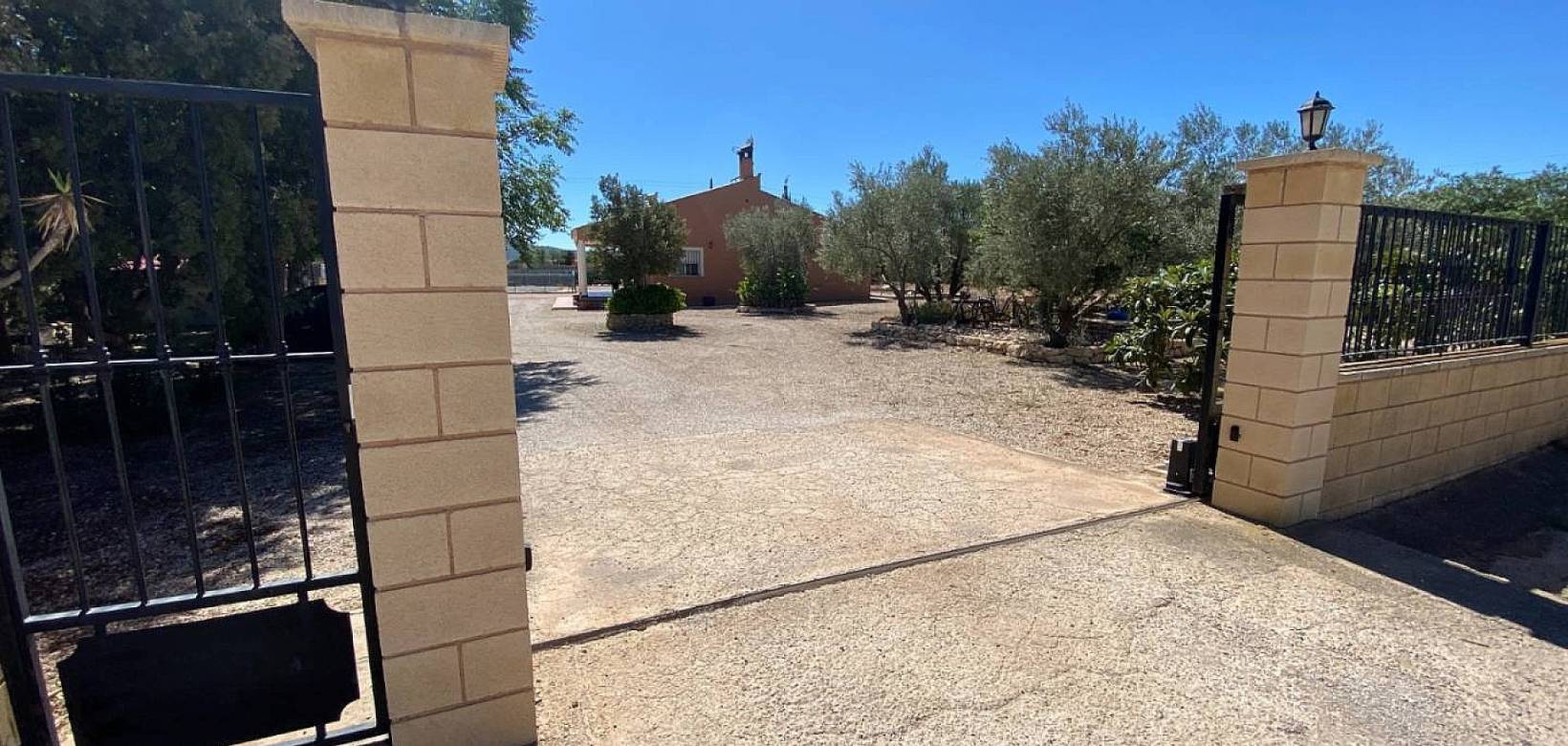 Resale - Villa - Salinas