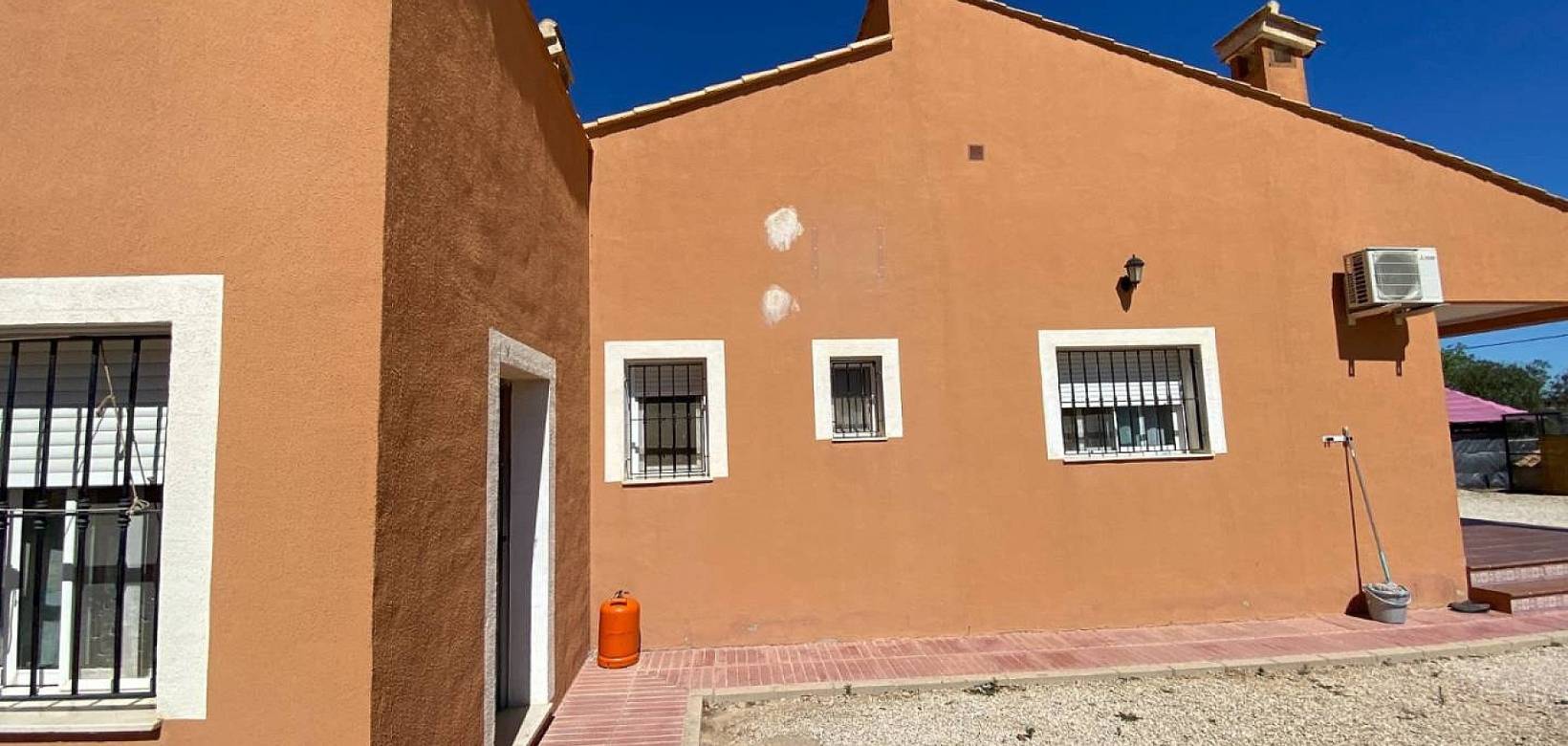 Resale - Villa - Salinas