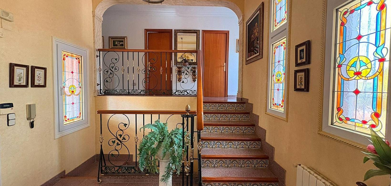 Resale - Villa - Sax