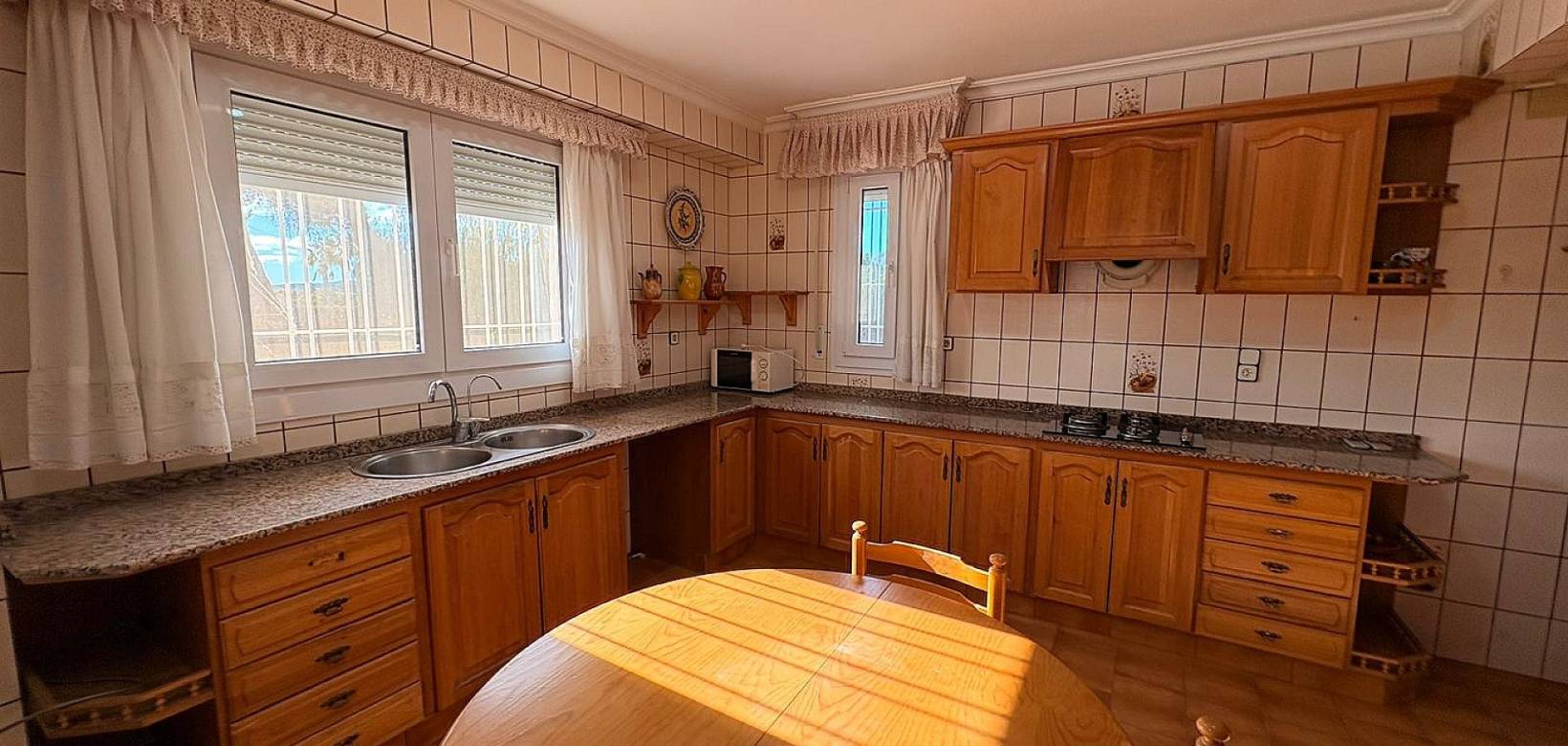 Resale - Villa - Sax