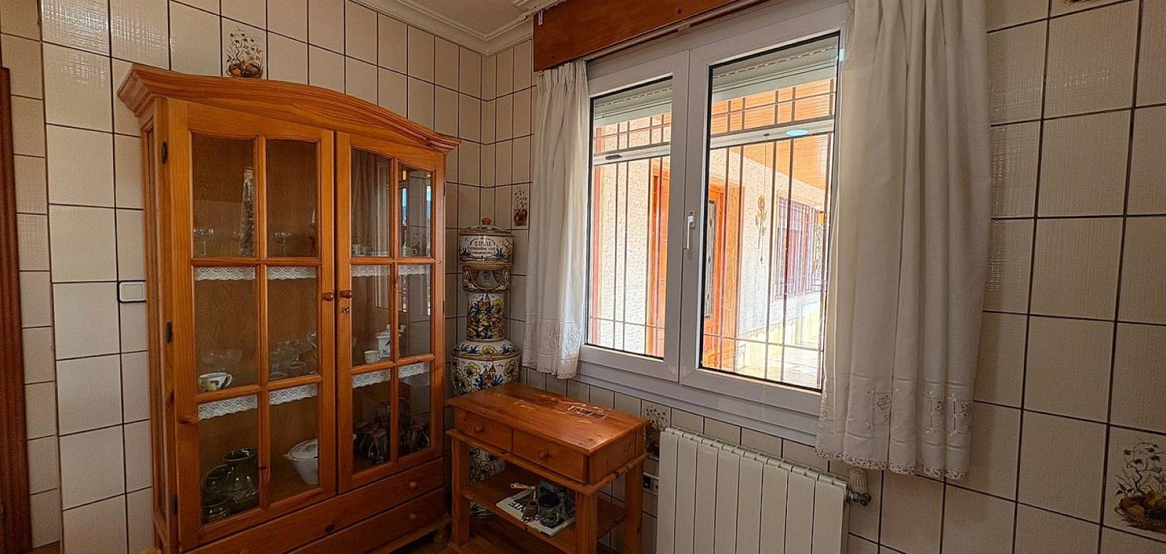 Resale - Villa - Sax